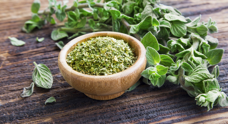 OregánóAz oregánó nemcsak ízletes fűszer, hanem erőteljes antioxidáns hatással is rendelkezik
