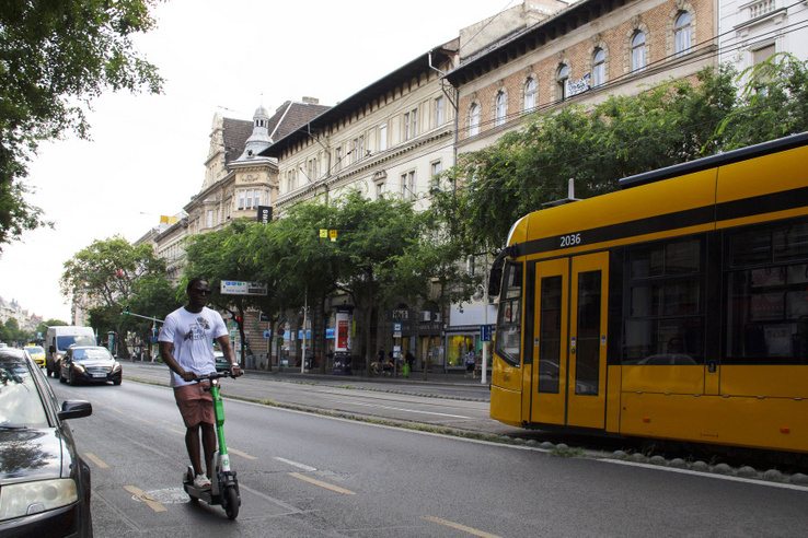 Az e-rollereseket is érinti az új&nbsp;KRESZ