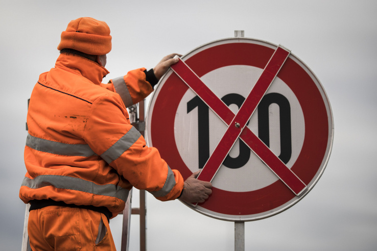 Új KRESZ: emelkednek a sebességhatárok