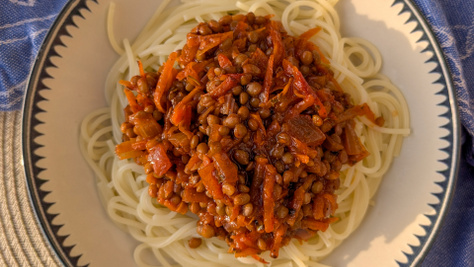 Húsmentes bolognai lencséből