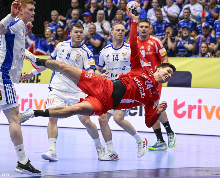 Fazekas Gergő (k) a dán–norvég–svéd közös rendezésű férfi kézilabda-Európa-bajnokság F csoportjának utolsó fordulójában játszott Magyarország–Izland mérkőzésen a svédországi Kristianstad Arénában 2026. január 20-án.