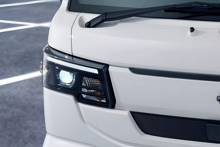 Itt egy új Nissan kisteherautó, amiért 2,8 milliót kérnek