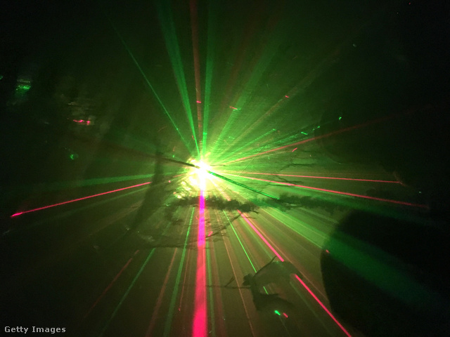 A vágás annyira egyenes, mintha lézerrel készült volna