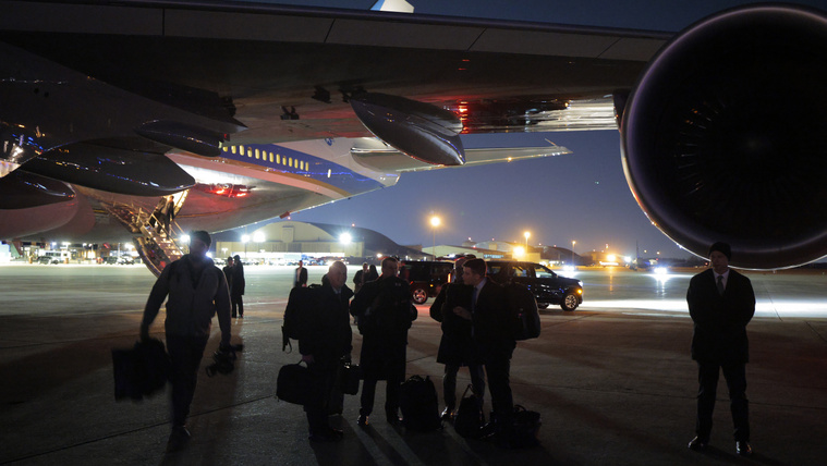 Megszakította útját Donald Trump különgépe, az Air Force One visszafordult az Atlanti-óceán fölött