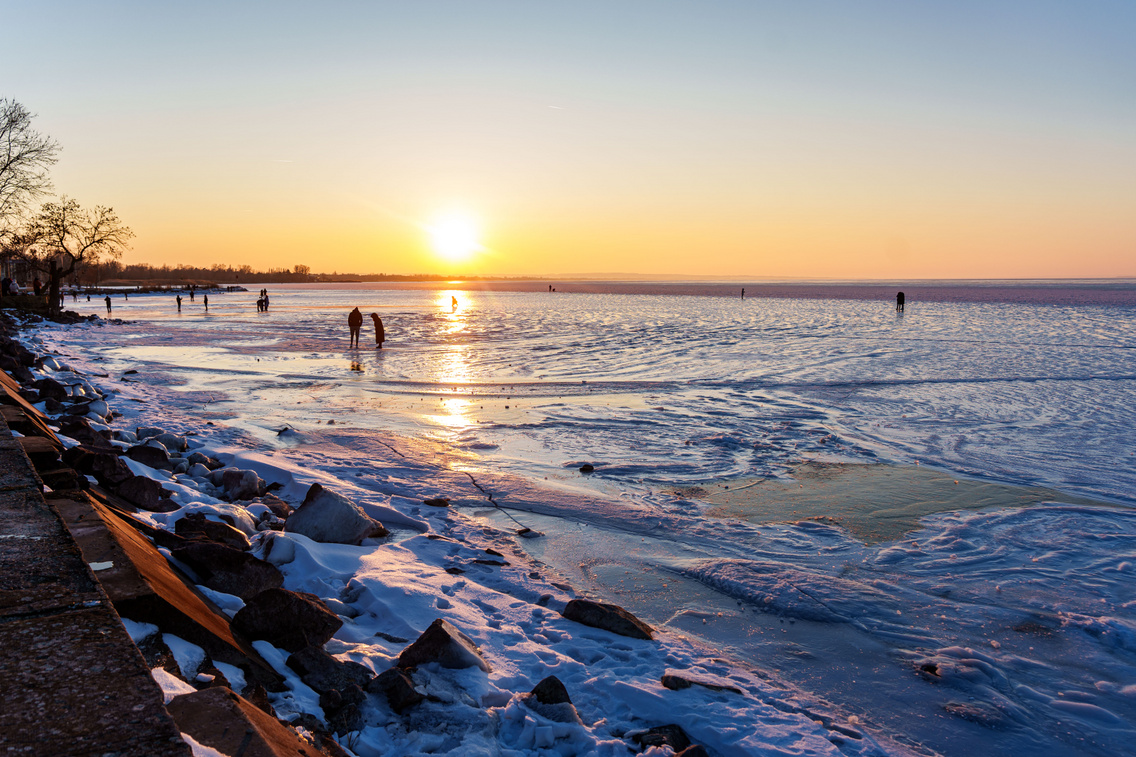 Naplemente a jeges Balatonon