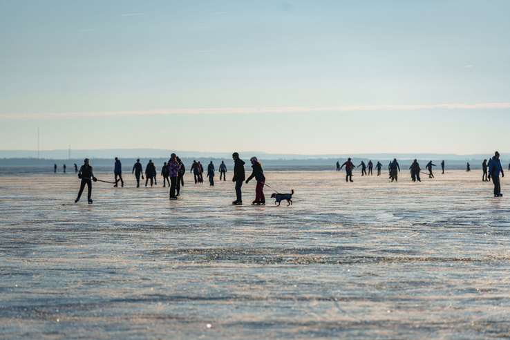 Már az északi parton is rá lehet menni a Balaton jegére