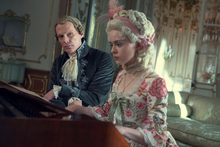 Paul Bettany (Salieri) vért izzad, de az üdvösséghez ő is kevésnek bizonyul