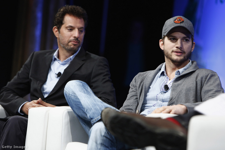 Guy Oseary és Ashton Kutcher. (Fotó: Getty Images)