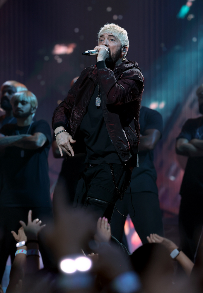 Eminem&nbsp;A rapper 52 évesen lett nagypapa, amikor lánya, Hailie Jade McClintock 2025 márciusában világra hozta fiát, Elliotot, férjével, Evan McClintockkal.