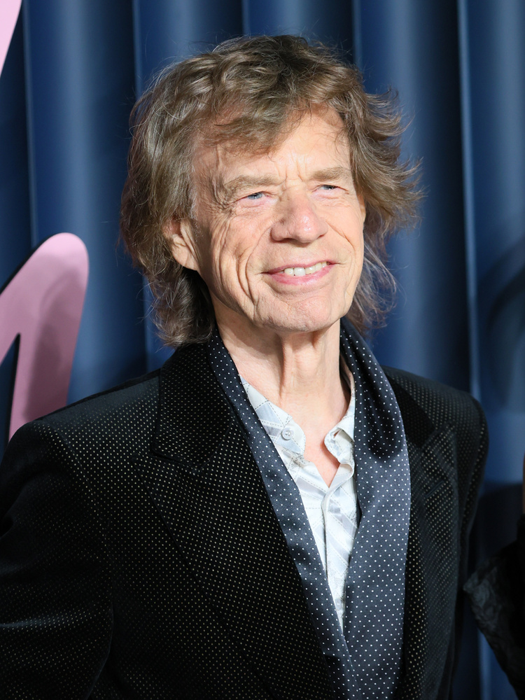 Mick JaggerA Rolling Stones énekese 49 éves volt, amikor lánya, Jade – akit volt feleségével, Bianca Jaggerrel nevel – 1992-ben megszülte első gyermekét, Assisi Jacksont