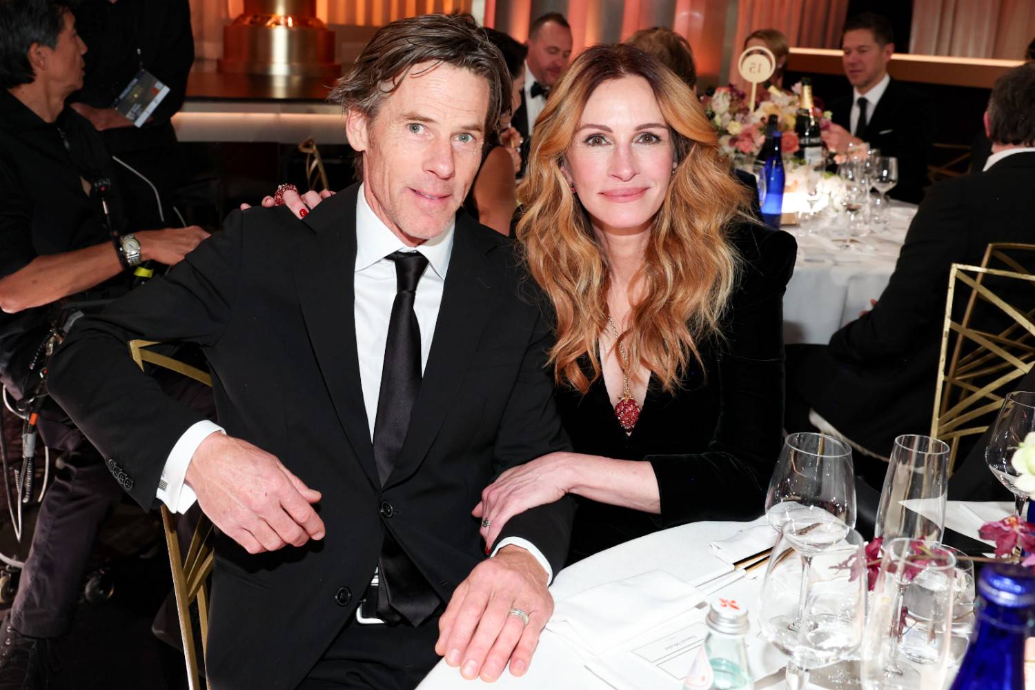 Julia Roberts és Danny Moder – 2002-ben kötöttek házasságot, távol a bulvárvilág zajától építve családi életüket.