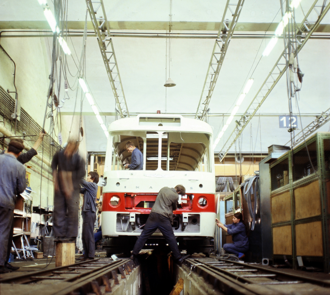 Margit utca, az Ikarus mátyásföldi gyártelepe, 1969