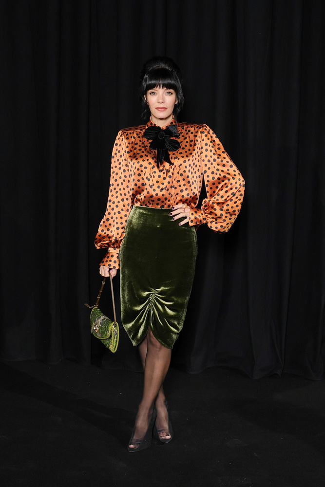 Lily Allen a Valentino bemutatóját tekintette meg ebben a színekben különleges, mégis harmonikus szettben.