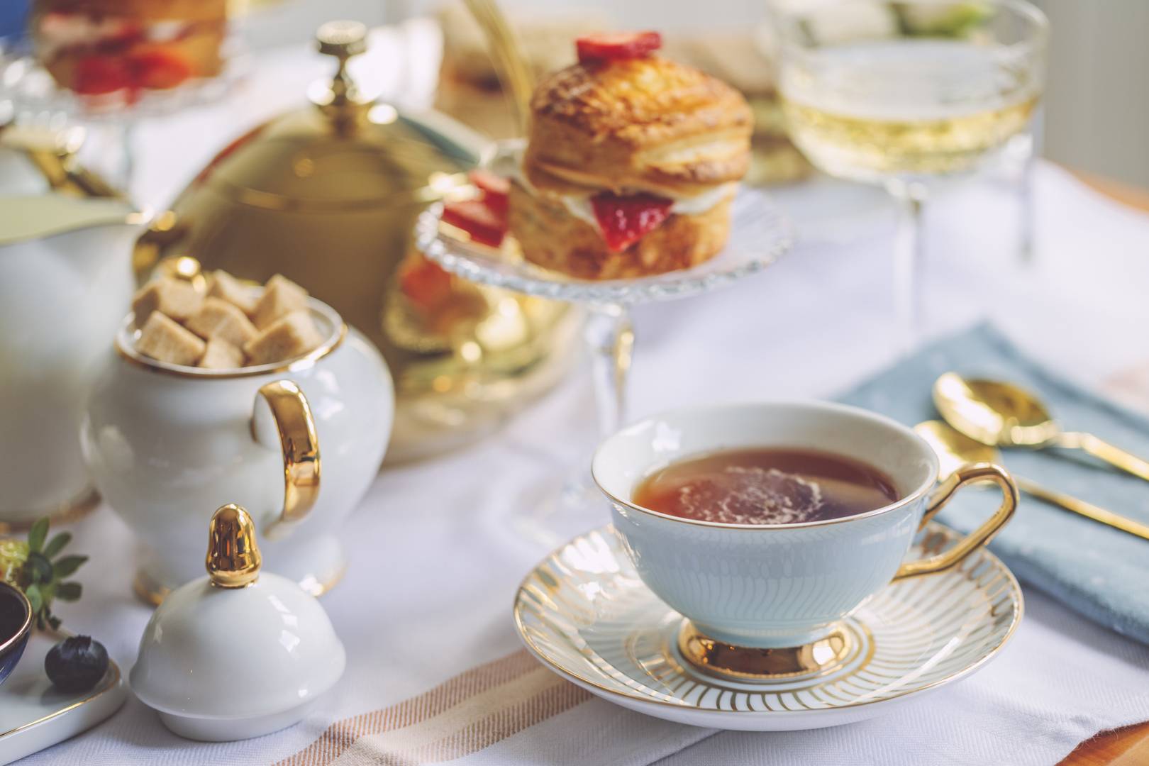tea délután