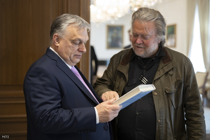 Orbán Viktor és Steve Bannon 2024. március 7-én Washingtonban