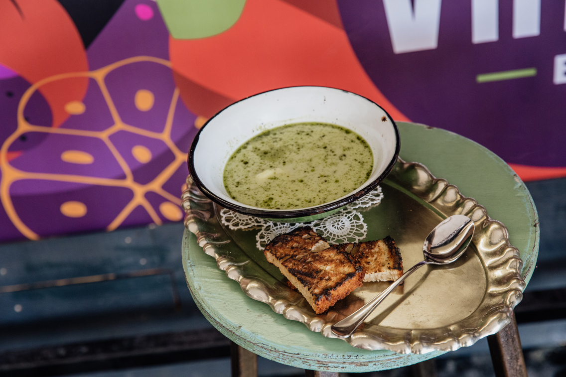 AngadzsaburPressFekvő