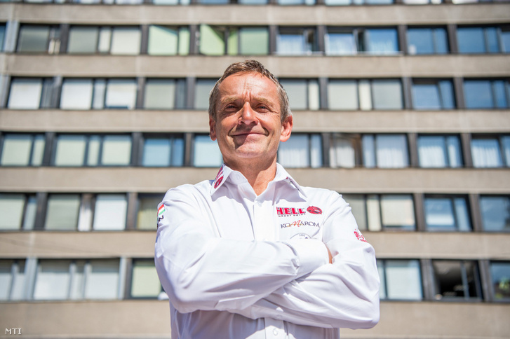 Szőnyi Ferenc világbajnok ultratriatlonista és ultrafutó Budapesten, a Szent István téren 2017. augusztus 30-án