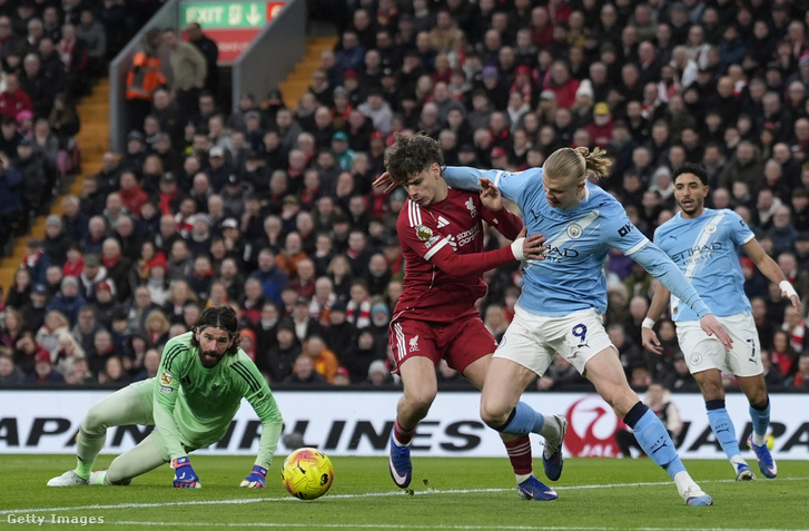 Kerkez hatalmas mentése a meccs legelejéről