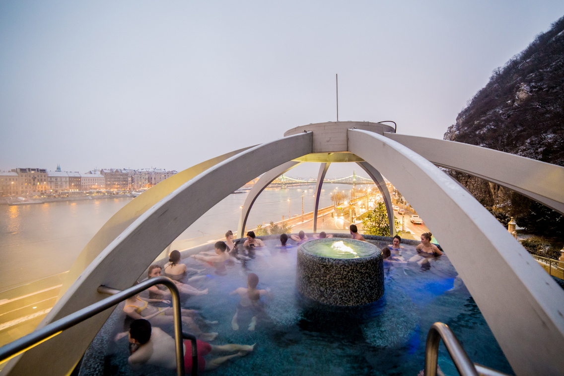 rudas-furdo-huawei-promo csudai-sandor 20180117