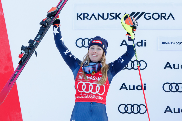 Mikaela Shiffrin (alpesi sí, USA) – 1,5 millió követőMikaela Shiffrin a fehér pályák királynője rekordgyőzelmeivel, de az Instagramon (1,5 millió követő) meglepően hétköznapi marad