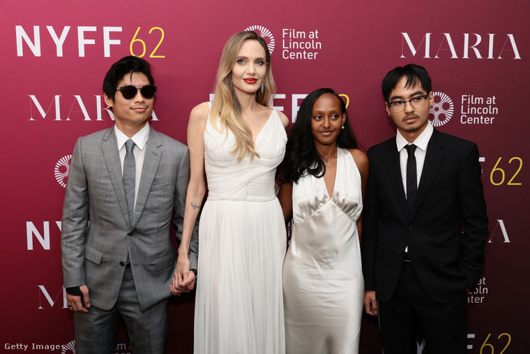Angelina Jolie és három örökbefogadott gyermeke: Pax Thien Jolie-Pitt, Zahara Marley Jolie és Maddox Chivan Jolie-Pitt. Fotó: Getty Images)