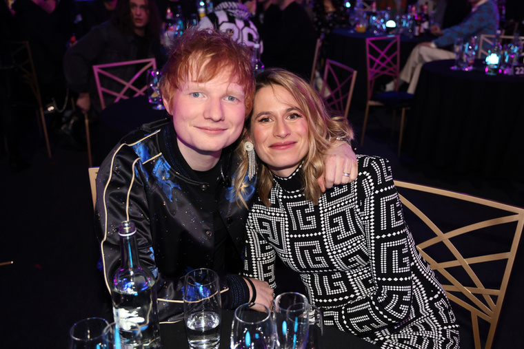 Ed Sheeran és Cherry SeabornGyerekkori ismeretségük után 2015-ben találtak újra egymásra