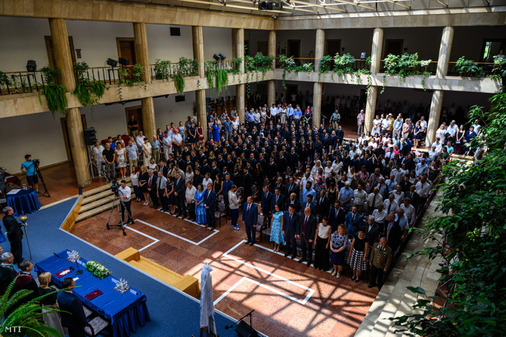 A Pannon Egyetem Mérnöki Karának diplomaátadó ünnepsége Veszprémben 2025. július 4-én.