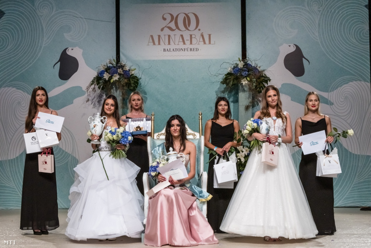 A 200. balatonfüredi Anna-bál szépei.