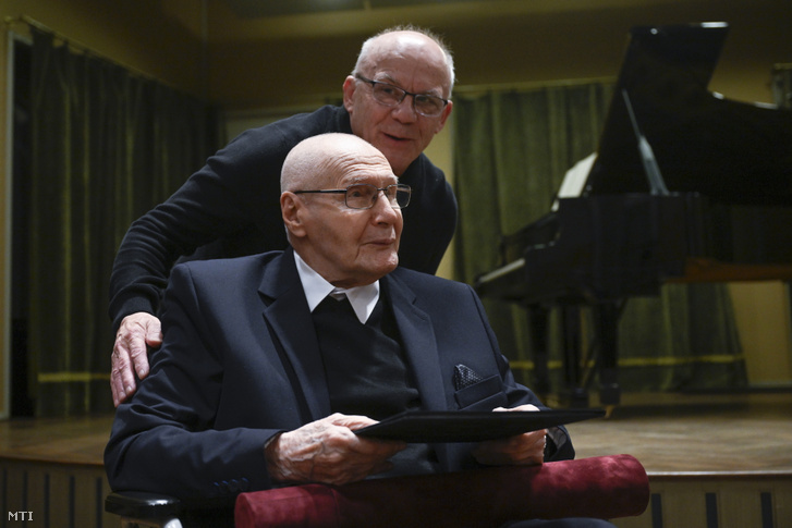 Kurtág Györgyöt díszdoktorává avatta a Zeneakadémia