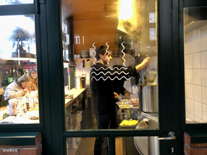 Nem Ramen a Rákóczi téri csarnokban