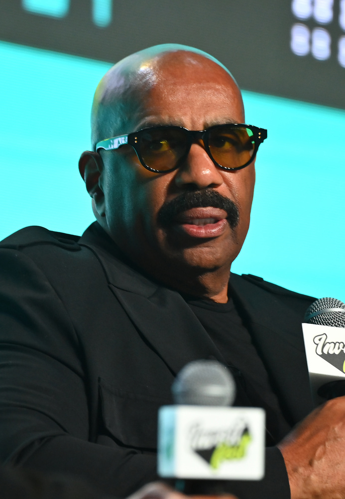 Steve HarveySteve Harvey 2015-ben hatalmas botrányt okozott a Miss Universe versenyen, amikor véletlenül a második helyezett, Ariadna Gutiérrez-t hirdette ki győztesként a valódi nyertes, Pia Wurtzbach helyett