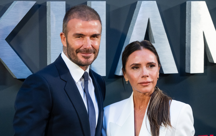 Victoria Beckham és David BeckhamBár soha nem beszéltek nyilvánosan az alvási szokásaikról, úgy tartják, hogy a Beckhamek külön hálószobát tartanak fenn a Cotswoldsban található, fényűzően átalakított pajtaotthonukban