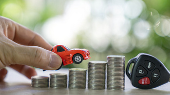 Egyszer fékezett nagyot, de havonta 32 ezerrel többet fizet, mert az autója beköpte