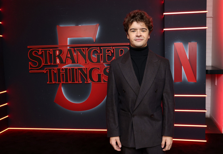 Gaten Matarazzo&nbsp;A Stranger Things sztárja cleidocranialis diszpláziával született, ami egy ritka genetikai rendellenesség, és a csont- valamint fogfejlődést érinti