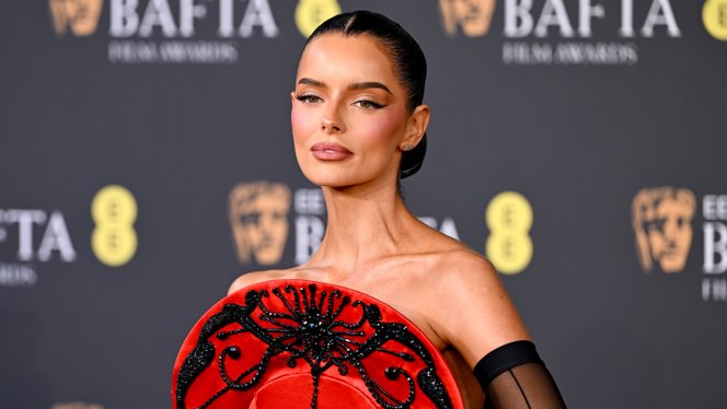 Egészen elképesztő ruhakölteményekkel érkeztek a&nbsp;sztárok a BAFTA-gálára