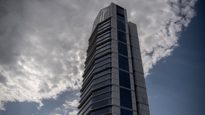 Késelésig fajult egy verekedés a Mol Campus tetején lévő Virtu étteremben, egy ember életveszélyes sérüléseket szenvedett