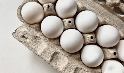 Hány tojás van a képen?