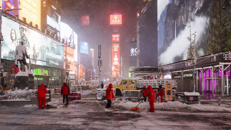 Történelmi jelentőségű vihar csapott le New Yorkra, mindent lezártak a városban