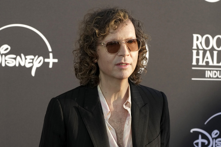 Beck&nbsp;Az amerikai zenész 2005-ben az „E-Pro” klip forgatásán sérült meg komolyan