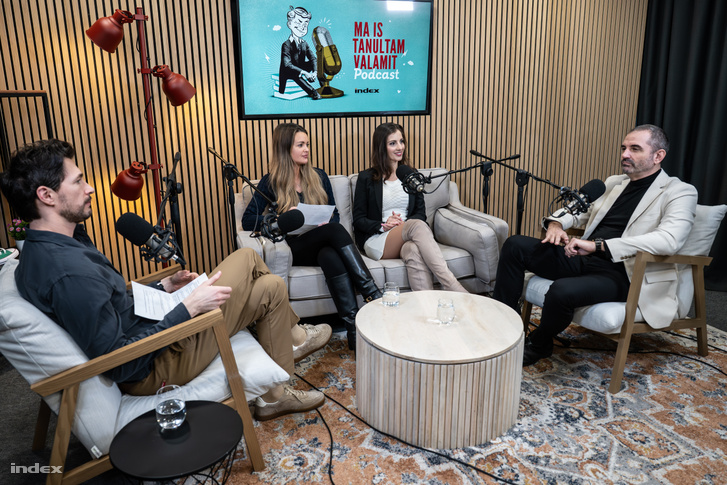 A Ma is tanultam valamit podcast legújabb műsorában két, családállításban jártas szakember, Ungvári Csaba és Dr. Sindel Nikolett