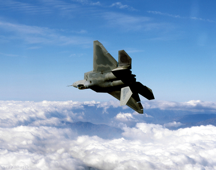 Egy F-22 Raptor 2001. januárjában