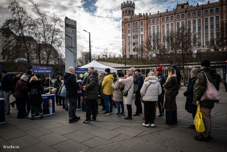 Aláírásgyűjtés a Szél Kálmán téren 2026. február 21-én