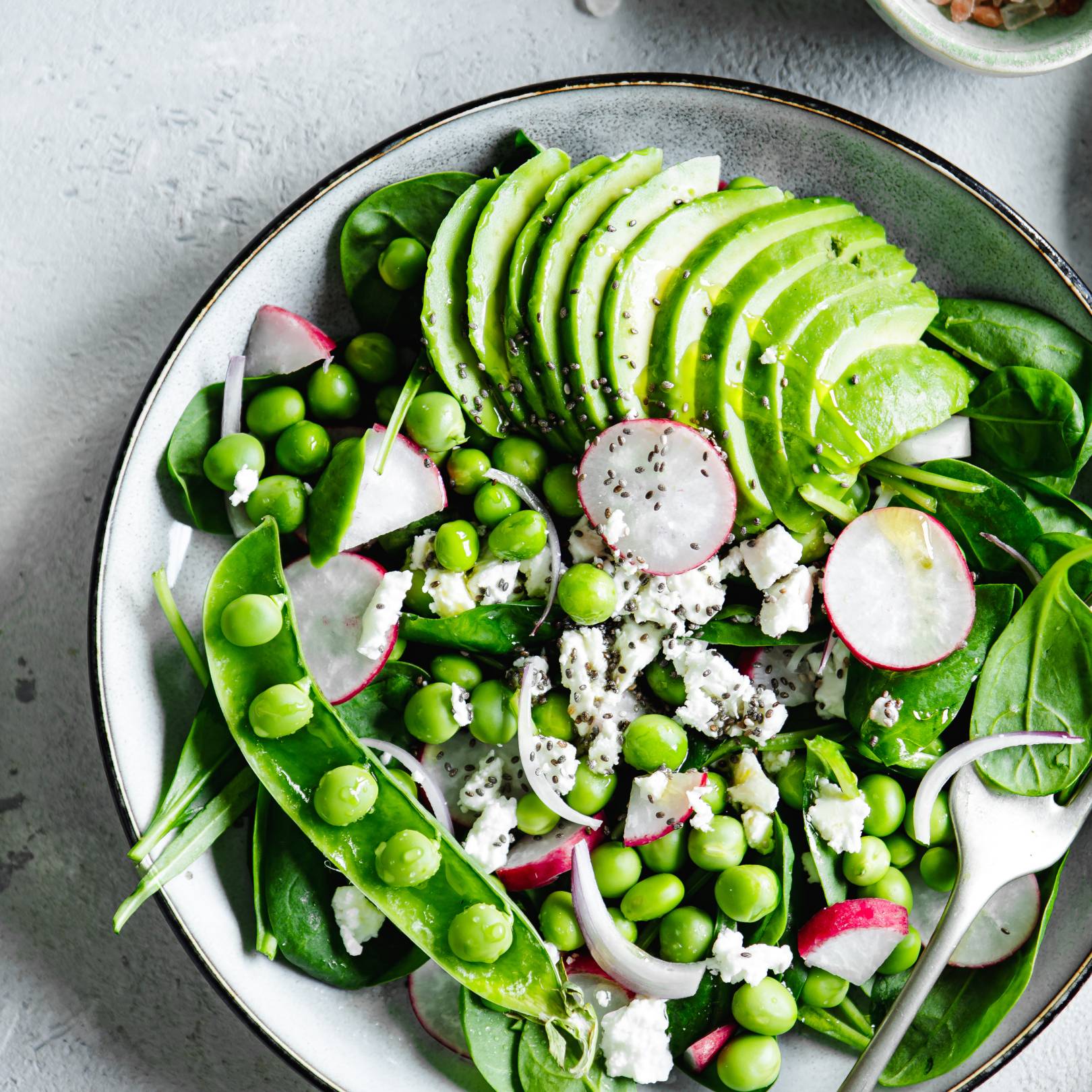 Retek saláta borsóval.