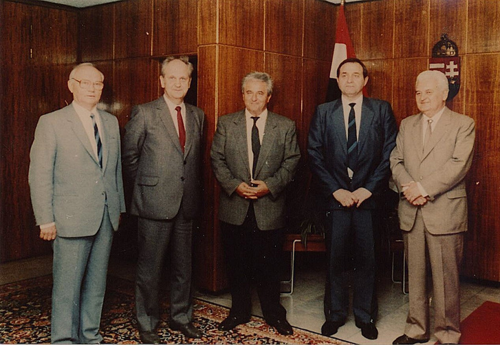 Vlagyimir Krjucskov (b), a KGB elnöke, tőle jobbra Borisz Pugo szovjet belügyminiszter, Györke Sándor moszkvai magyar nagykövet, Viktor Baranyikov orosz belügyminiszter és Boross Péter magyar belügyminiszter 1991. május 22-én Moszkvában
