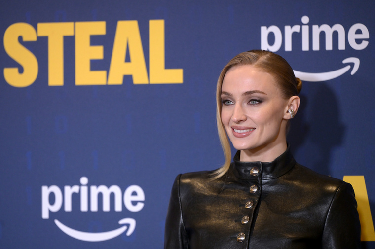 Sophie Turner&nbsp;A Trónok harca sztárja 23 évesen ment hozzá Joe Jonashoz egy spontán las vegasi esküvőn