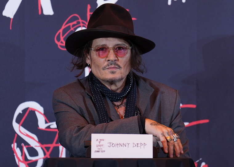 Johnny DeppA 62 éves színész állítólag kifejezetten nagy állatcsontváz-gyűjteménnyel rendelkezik: galambok, denevérek és rovarok maradványait is gyűjti