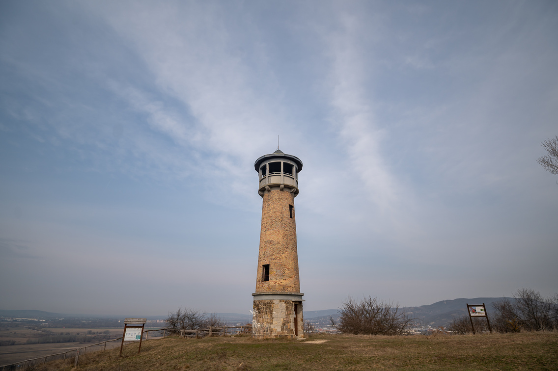 A Strázsa-hegyi tanösvény kilátópontja