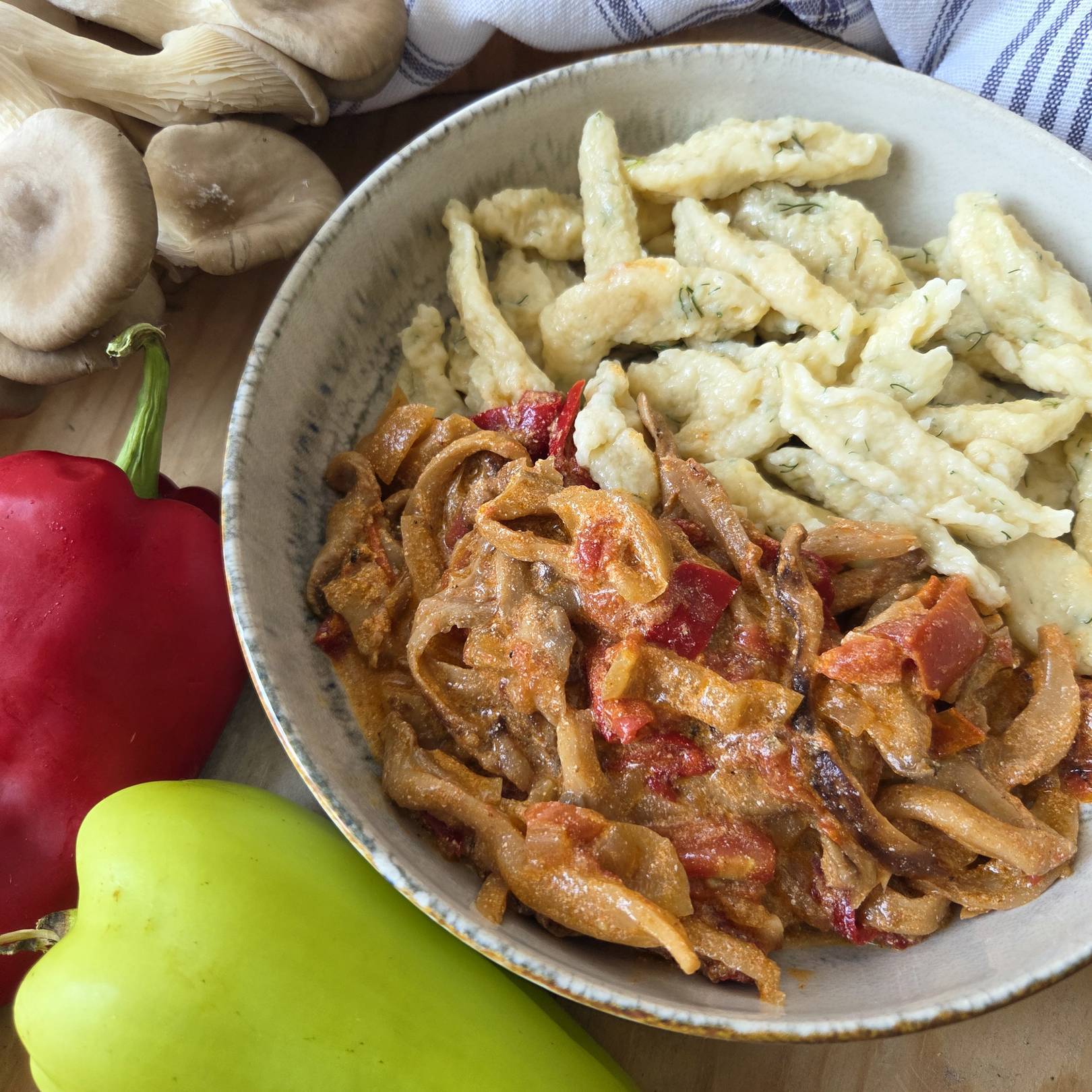 Laskagomba paprikás.