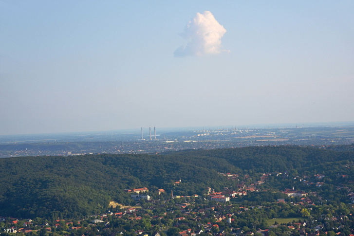 Légi felvétel a százhalombattai olajfinomítóról 2020. július 23-án