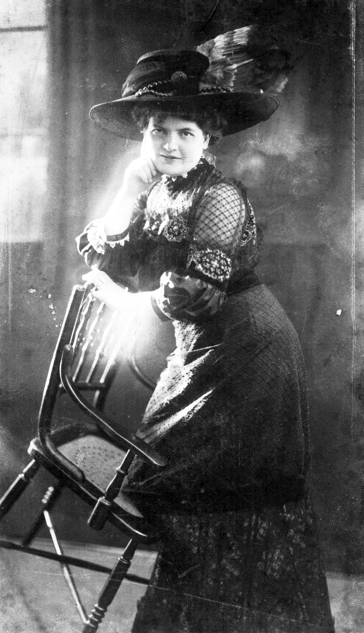 1900